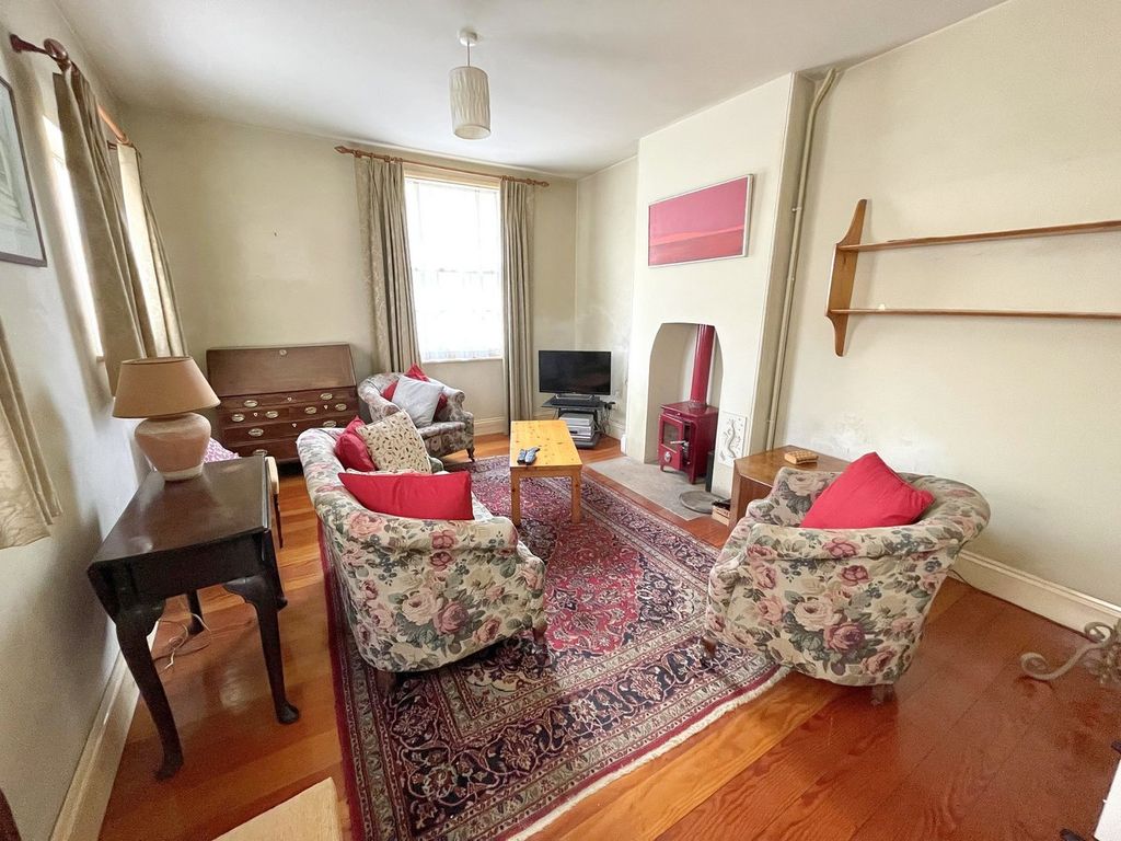 Property photo 3 of 45