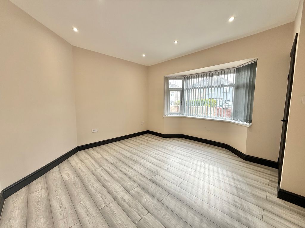 Property photo 3 of 14 Img_9811