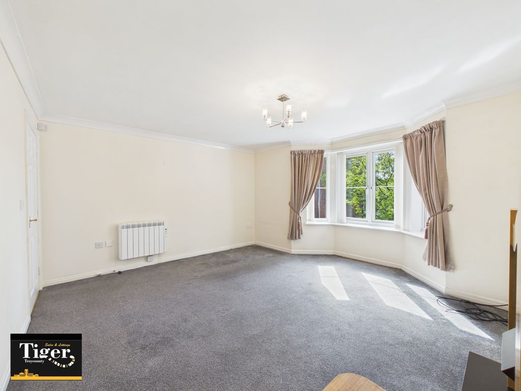 Property photo 3 of 21 Cam03440G0-Pr0584-Still028