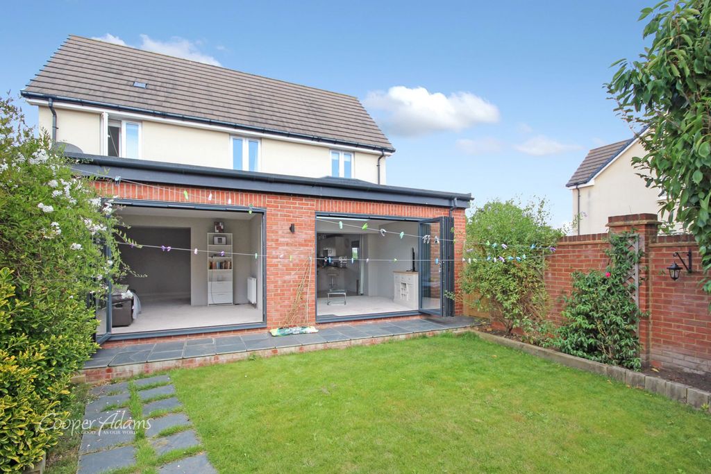 Property photo 2 of 17 Garden