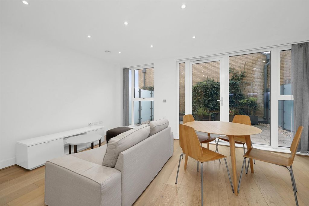 Property photo 2 of 24