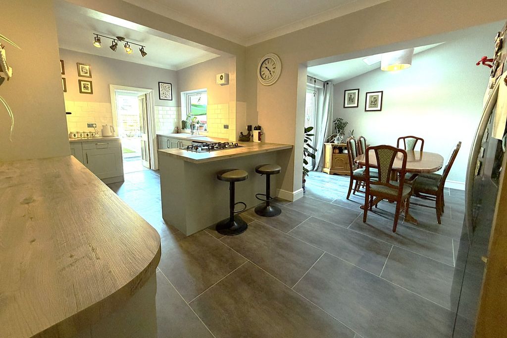 Property photo 2 of 23 Gallery