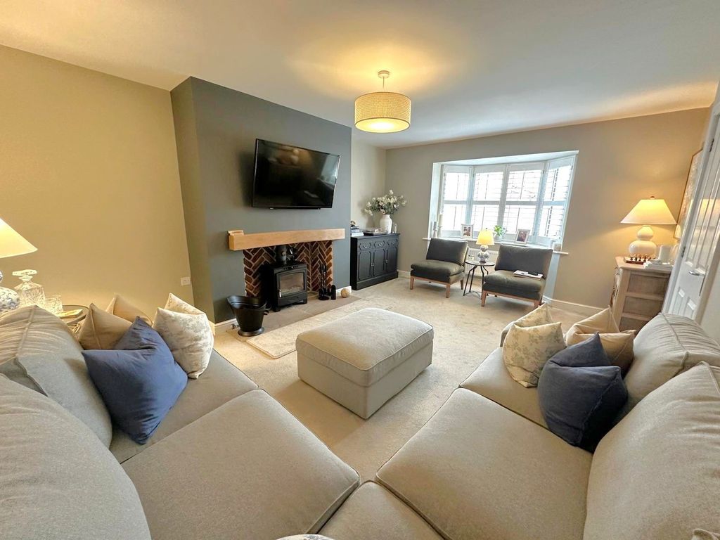 Property photo 2 of 21