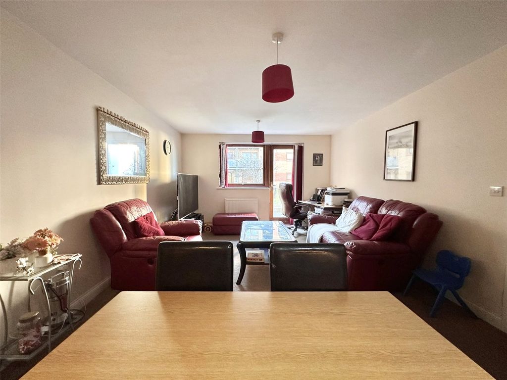 Property photo 2 of 15 Lounge/Dining