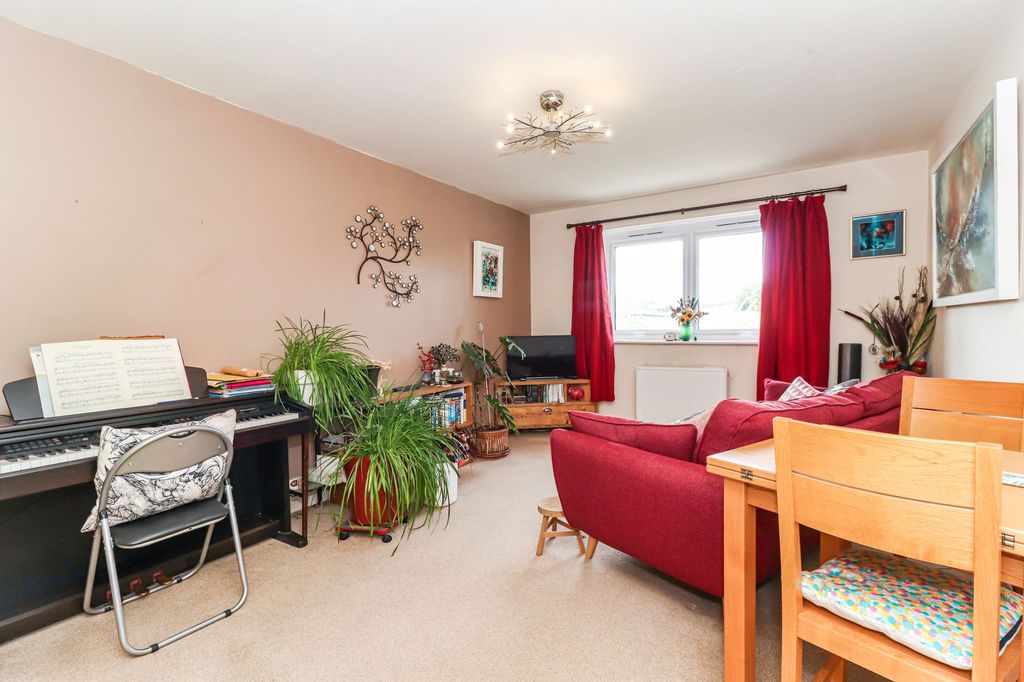 Property photo 3 of 13