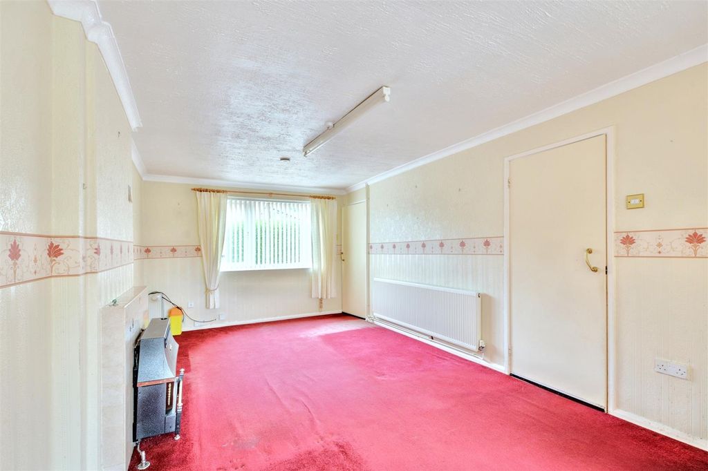 Property photo 3 of 19 Lounge_2.Jpeg