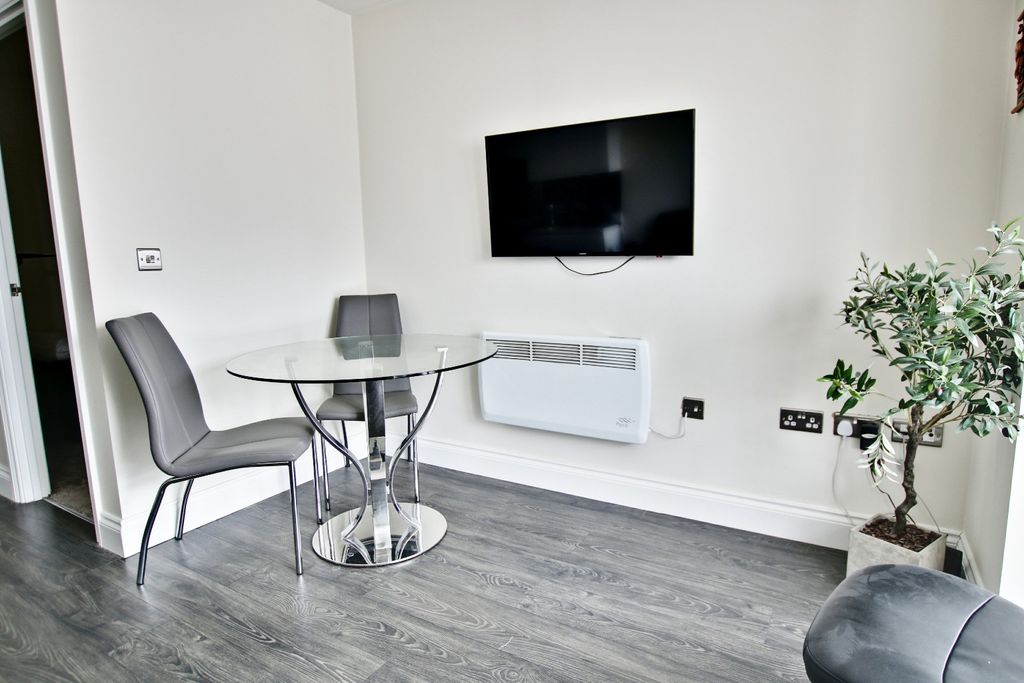 Property photo 2 of 9 2631423