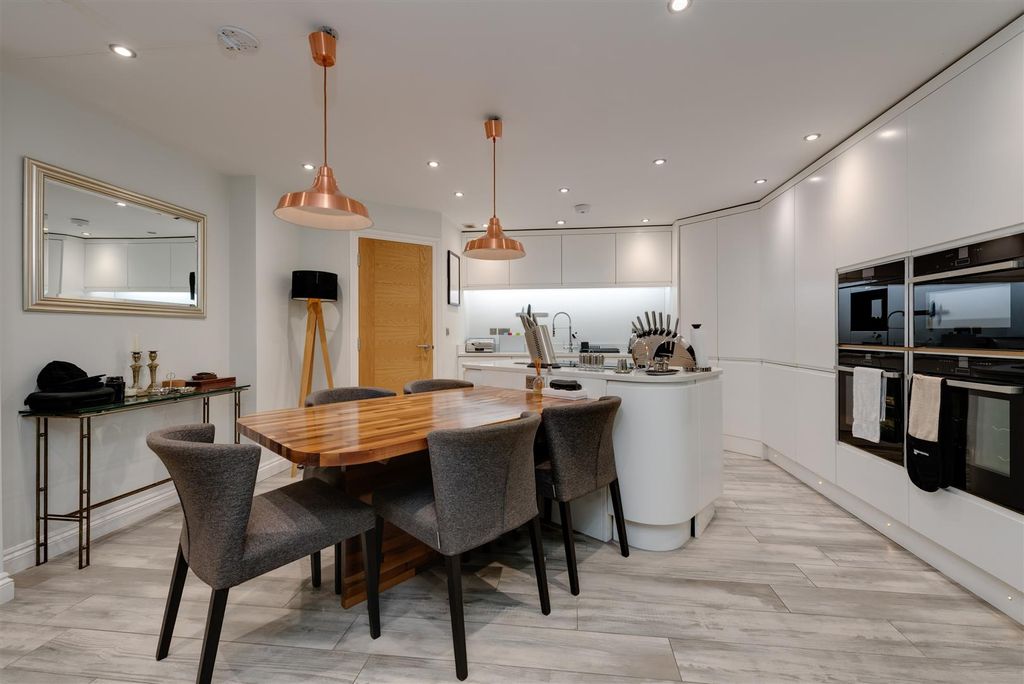 Property photo 3 of 17 52751_Hi_Res_ (12).Jpg