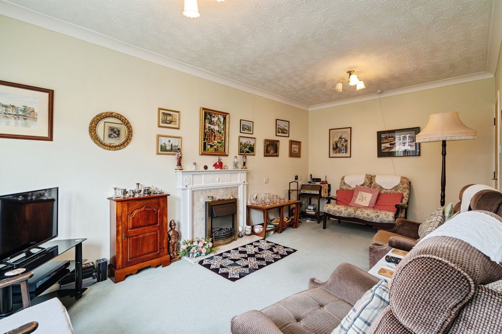 Property photo 2 of 16