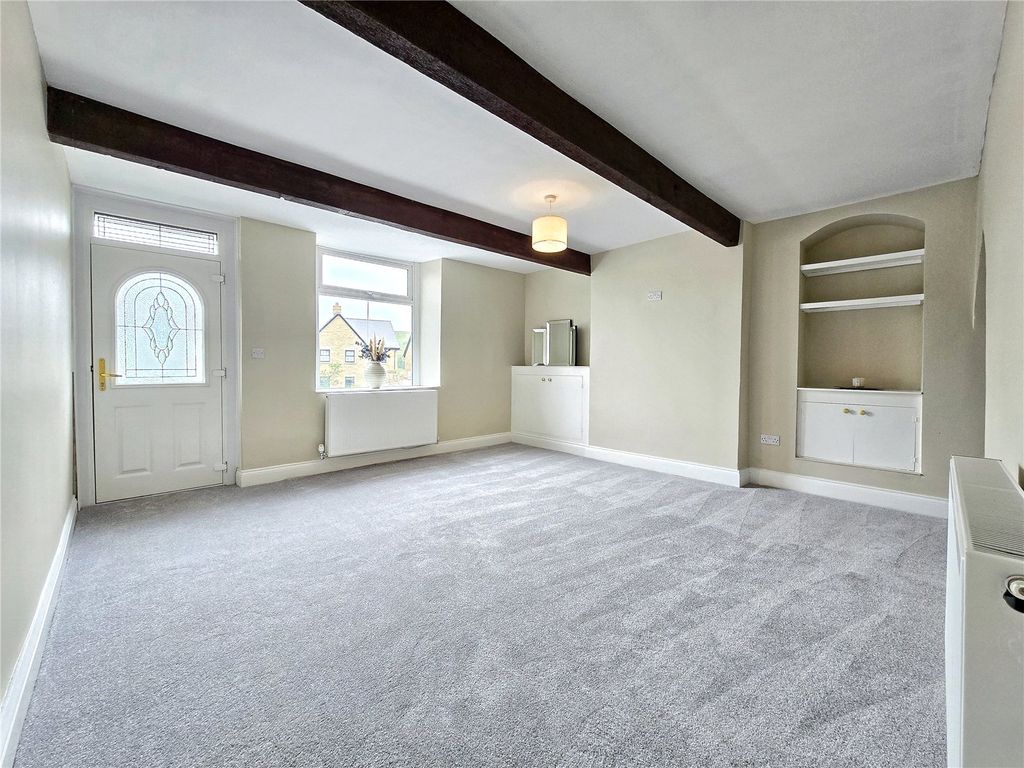 Property photo 2 of 23 Lounge