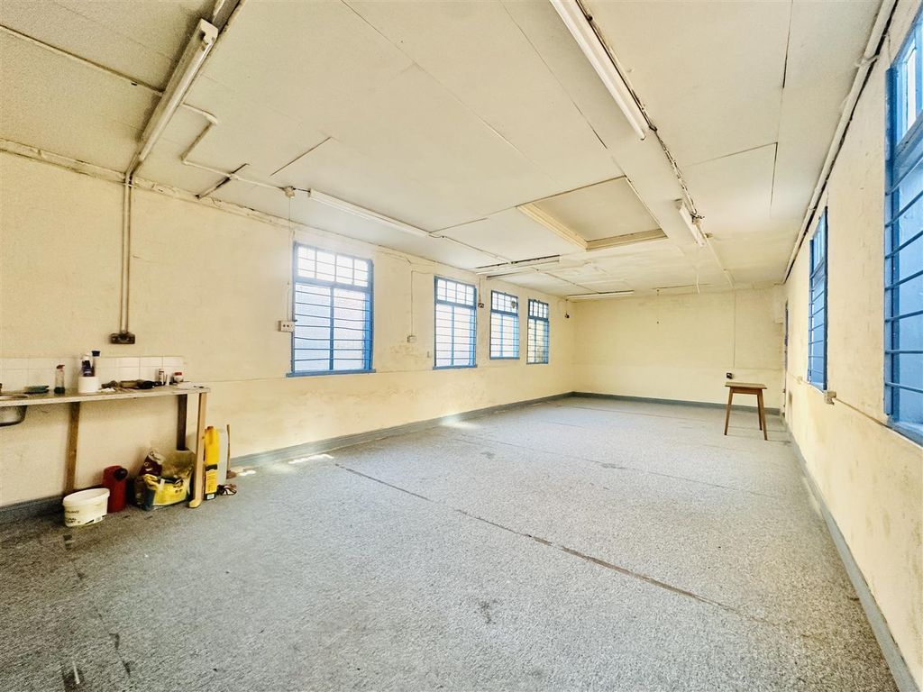 Property photo 3 of 9 Workshop