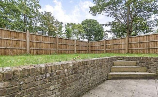 Property photo 3 of 5 Balcony