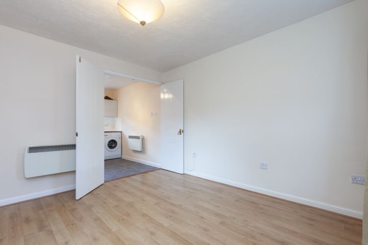 Property photo 2 of 7 208040
