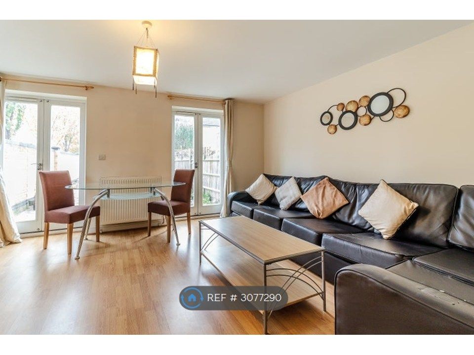 Property photo 1 of 6 Lounge