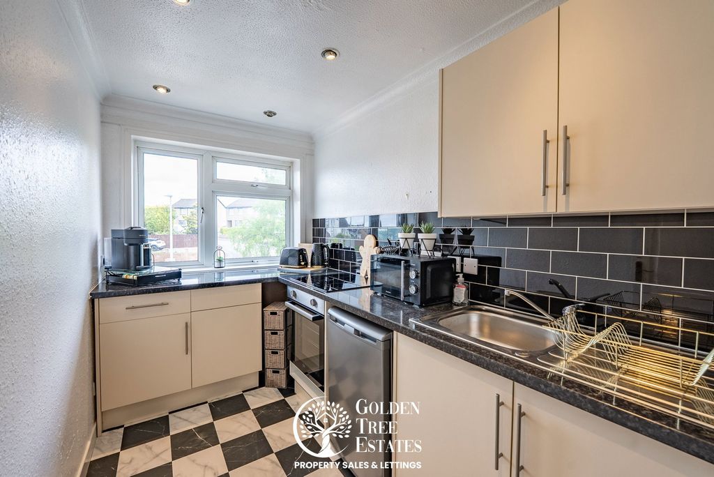 Property photo 2 of 30