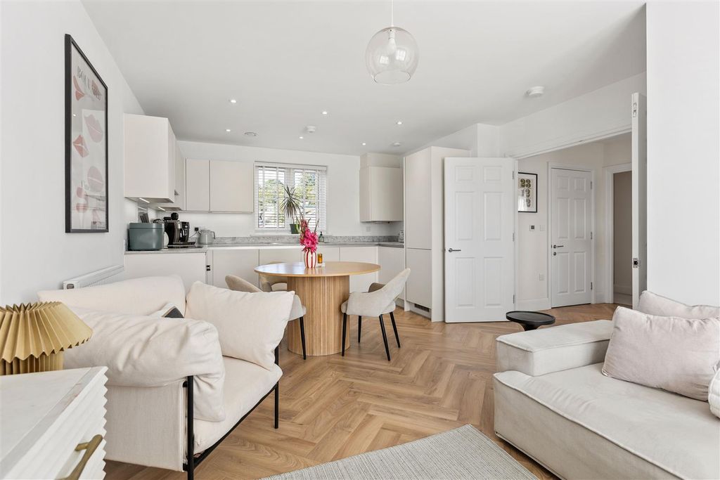 Property photo 2 of 17 Open Plan Living