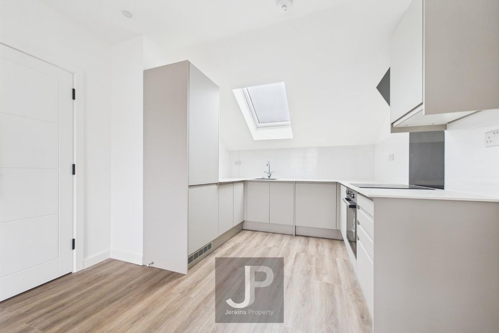 Property photo 3 of 8 Cam01632G0-Pr0203-Still007.Jpg