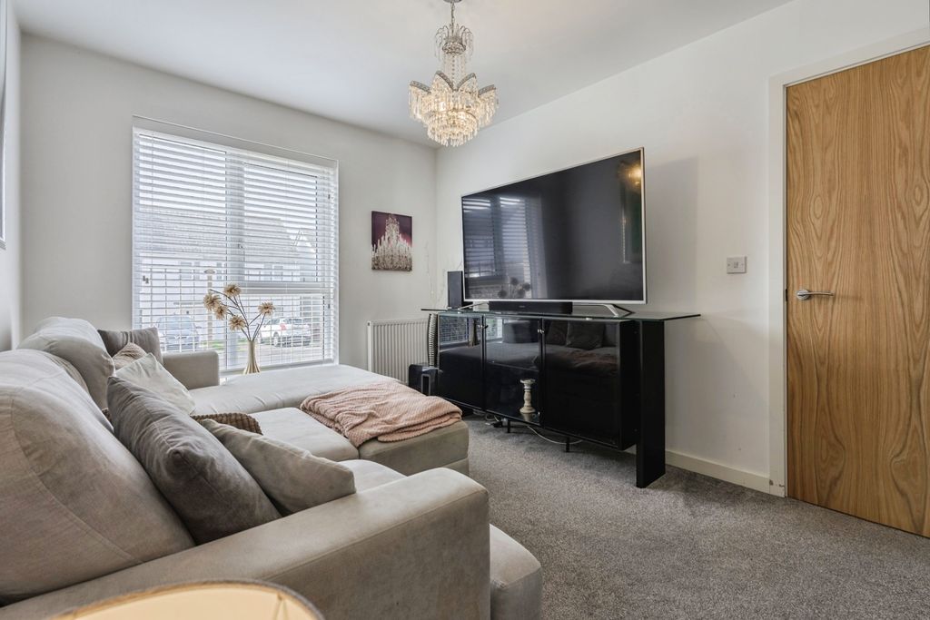 Property photo 2 of 19 Pbox-Img.Jpg