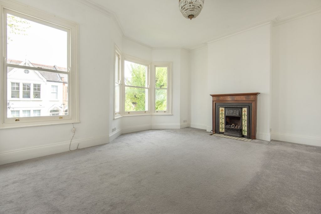 Property photo 3 of 6