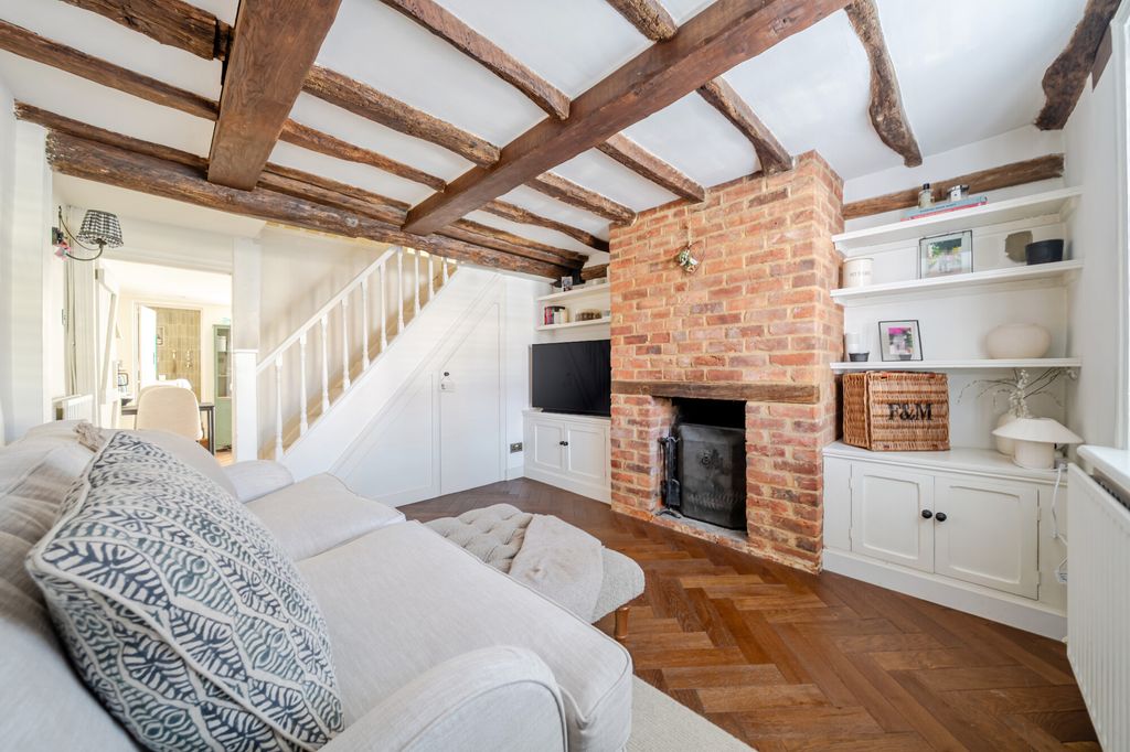 Property photo 2 of 17