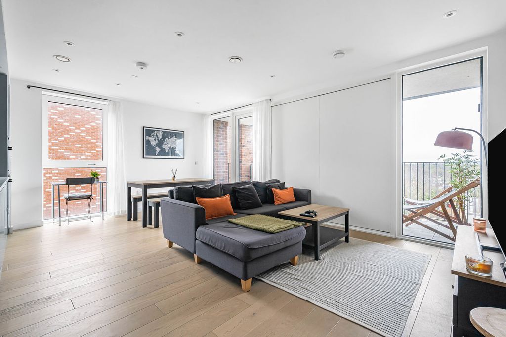 Property photo 2 of 17 Reception Room