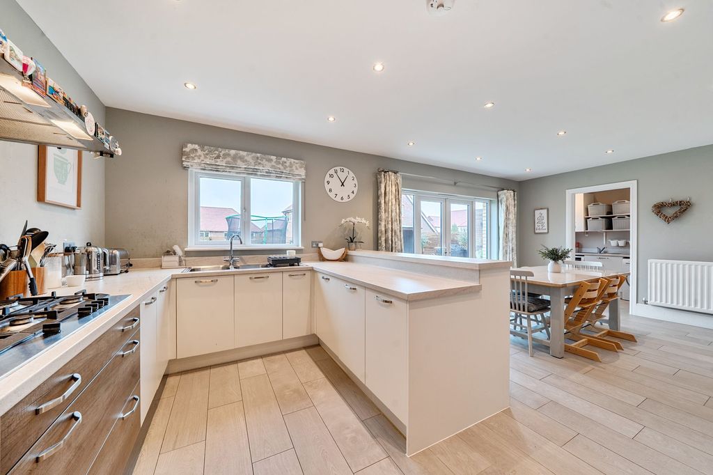 Property photo 2 of 24