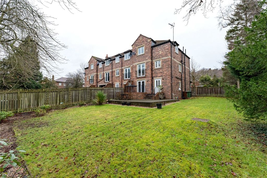 Property photo 2 of 27 Picture No. 03