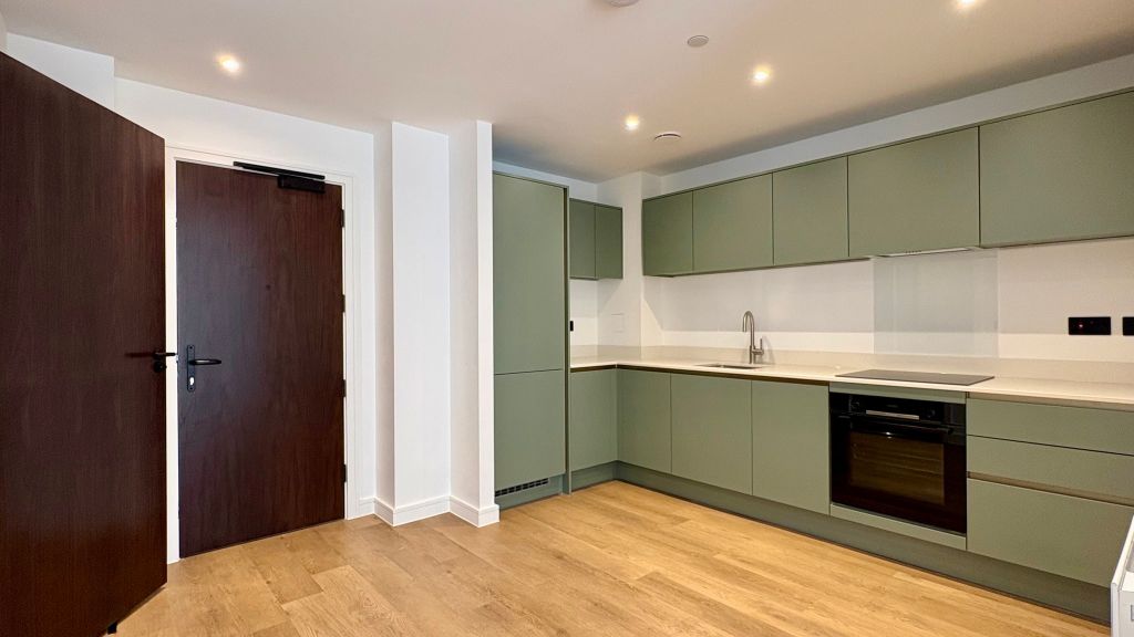 Property photo 2 of 19 Kitchen