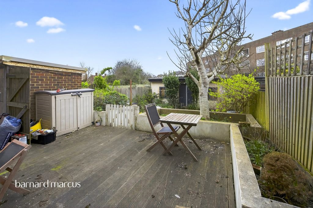 Property photo 3 of 12