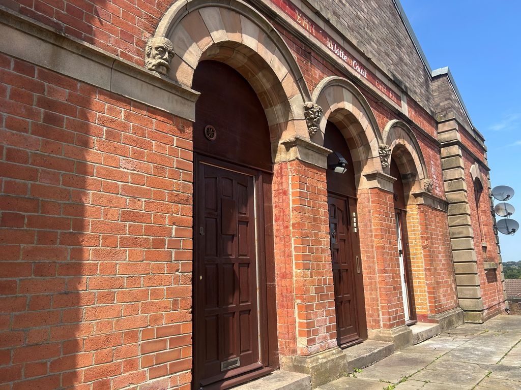 Property photo 1 of 7