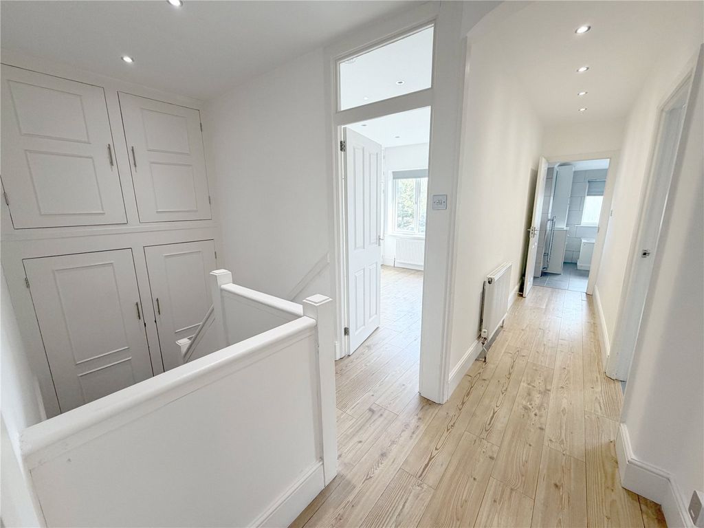 Property photo 3 of 9 Picture No. 11