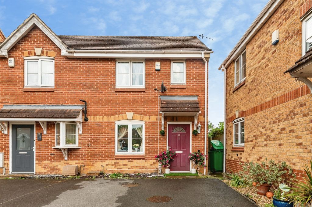 Property photo 1 of 12