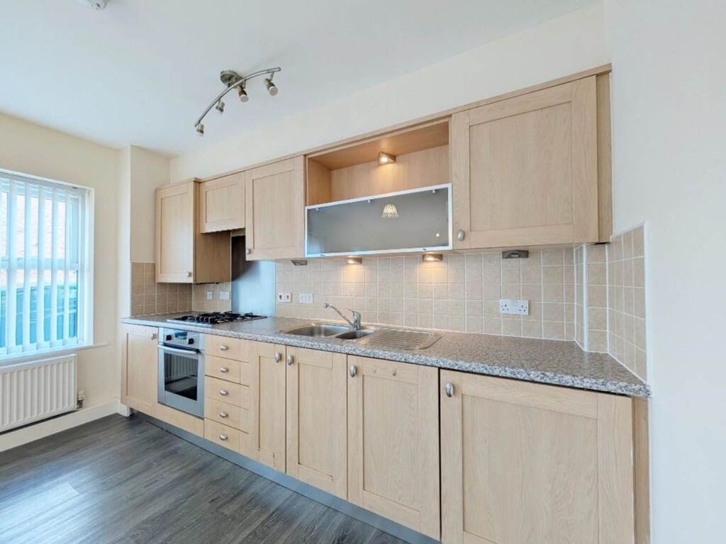 Property photo 2 of 7 Kitchen