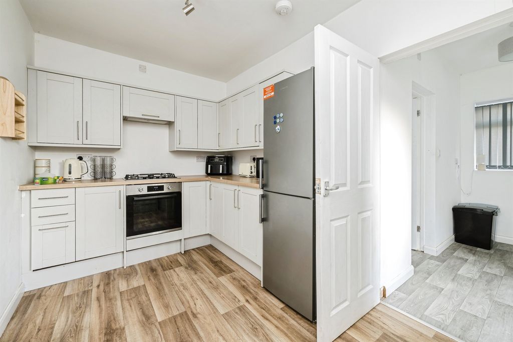 Property photo 2 of 12