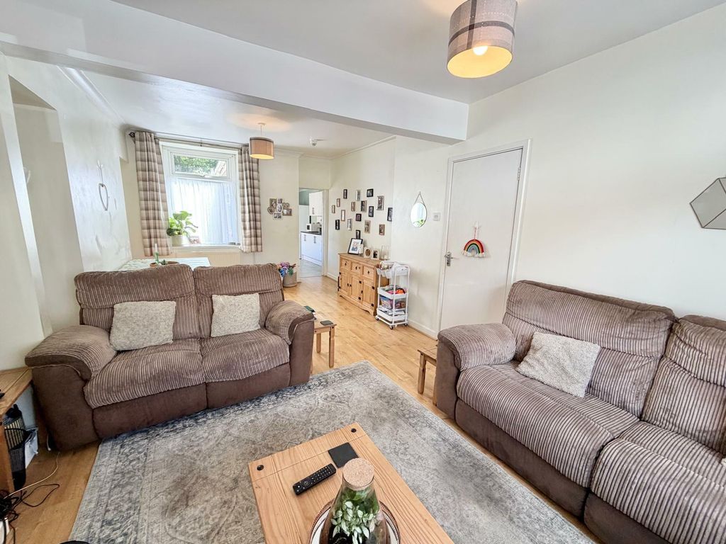 Property photo 3 of 31