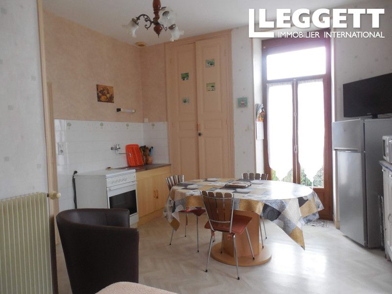 Property photo 2 of 10