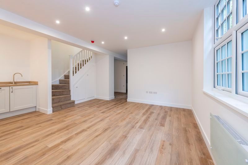 Property photo 3 of 15 Photo 11