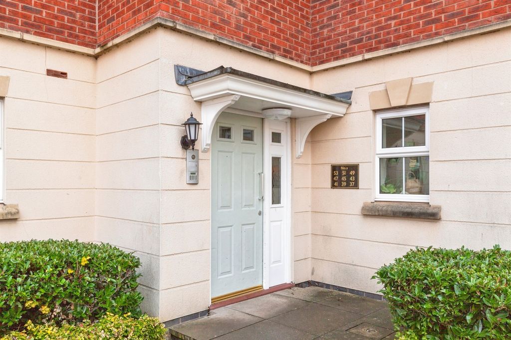 Property photo 2 of 17