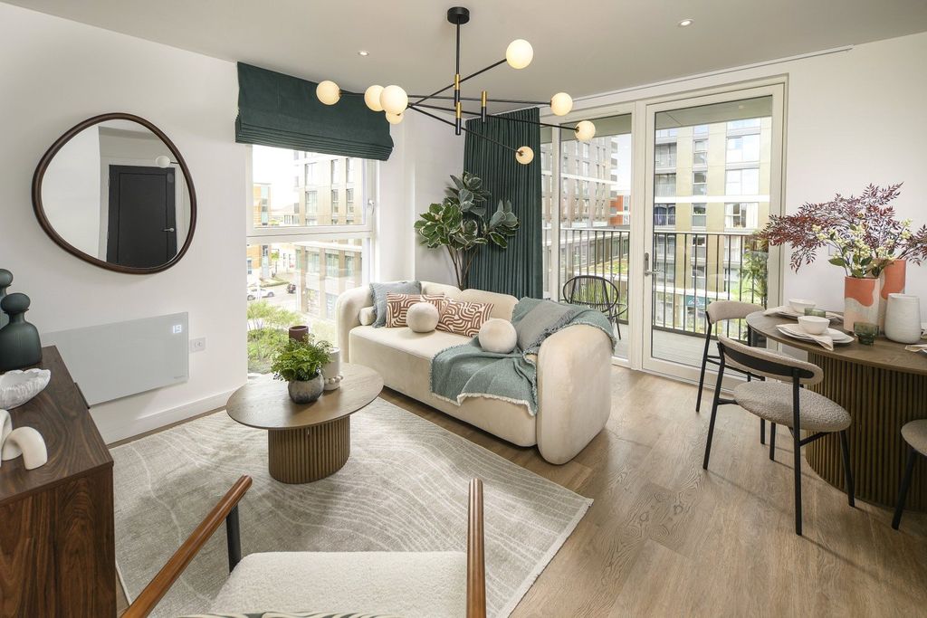 Property photo 3 of 9 Living Room/Balcony