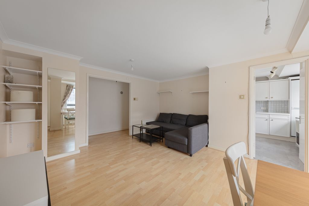 Property photo 2 of 10 094A2053