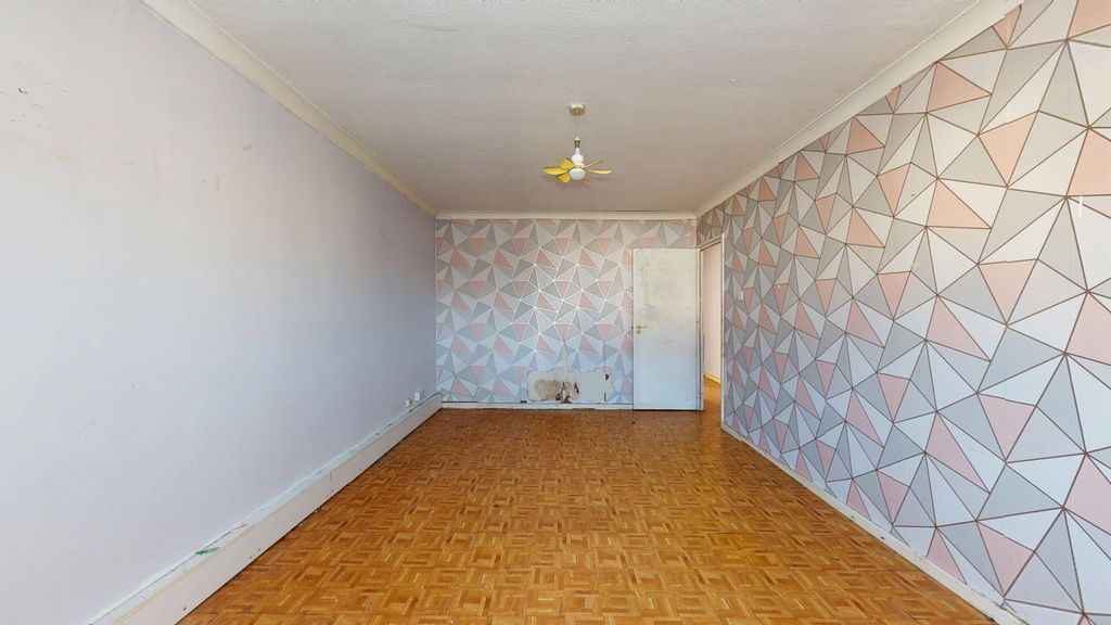 Property photo 3 of 12 Flat 3, 79 Devonshire Road, Colliers Wood, London, Sw19 2Ew