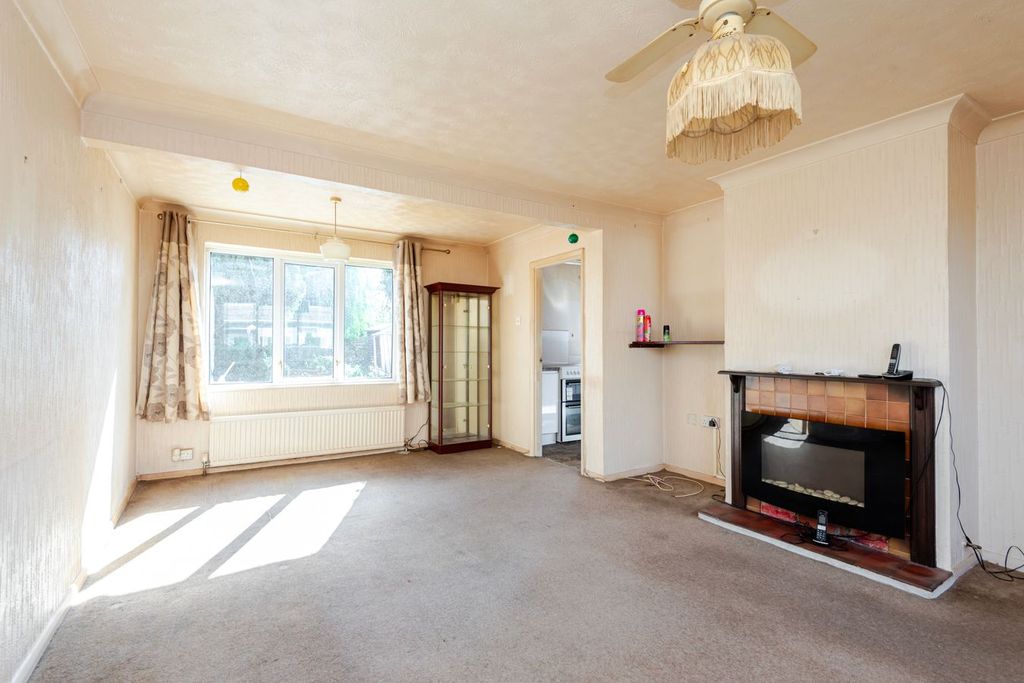 Property photo 2 of 11