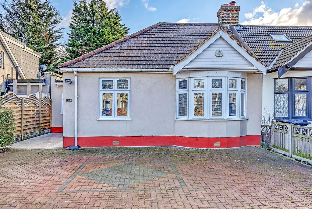 Property photo 2 of 25