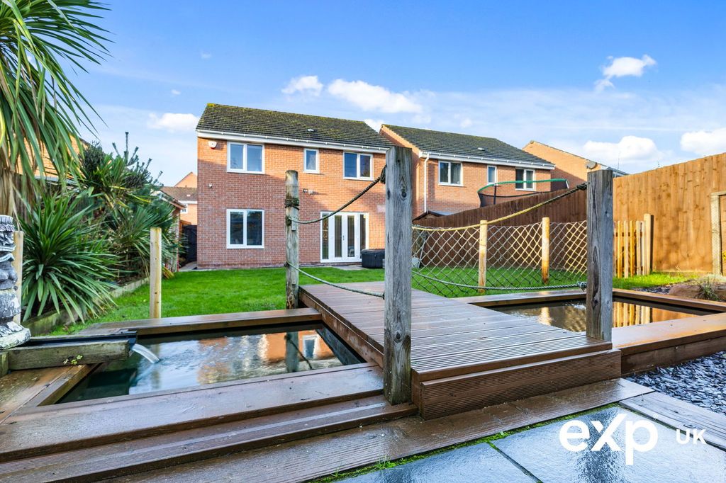 Property photo 1 of 30