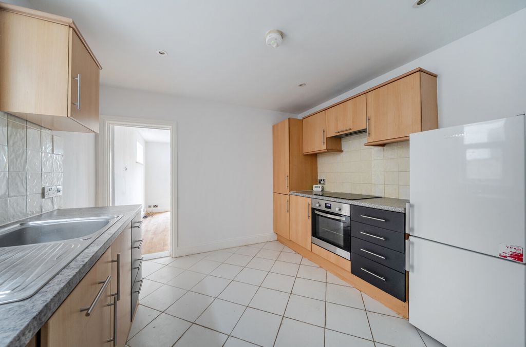 Property photo 3 of 15 1526114-9-1A0d48c...
