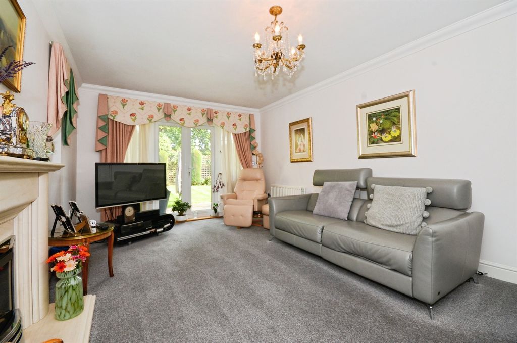 Property photo 2 of 17