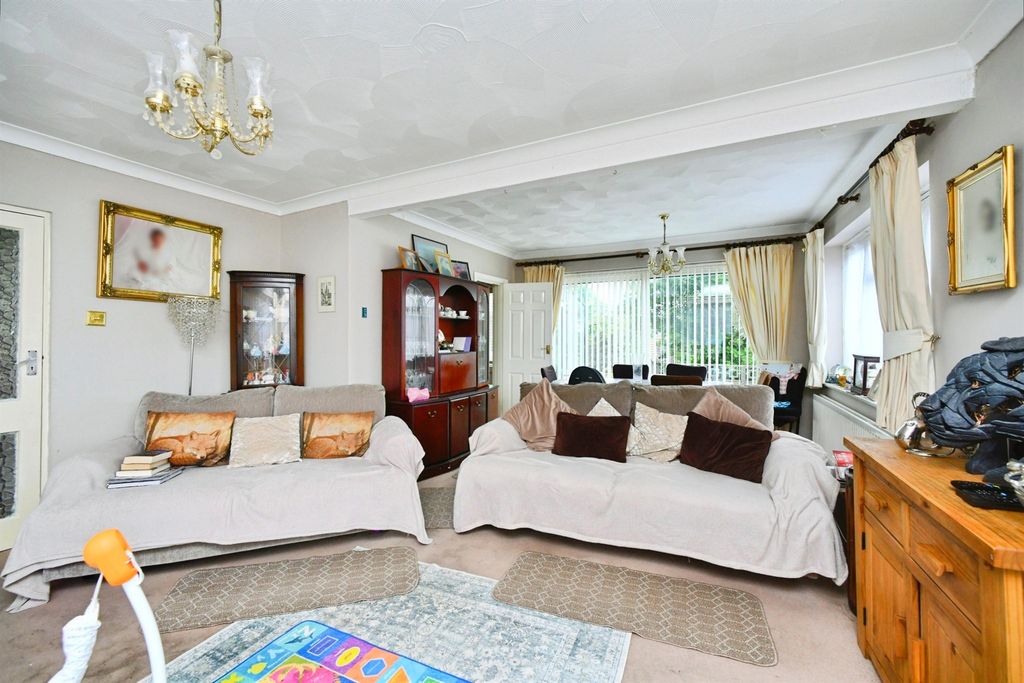 Property photo 3 of 25