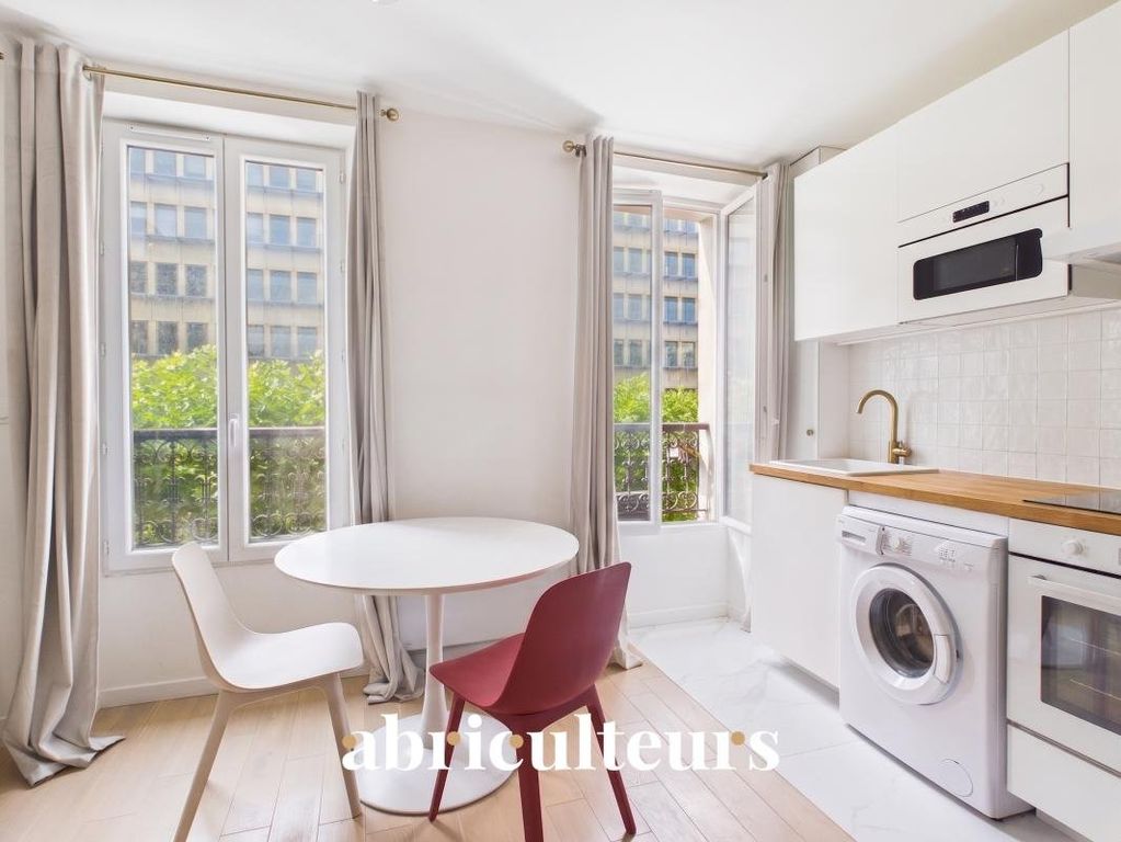 Property photo 1 of 13 2-Room Apartment On Avenue De Paris In Vincennes - 33 Sqm