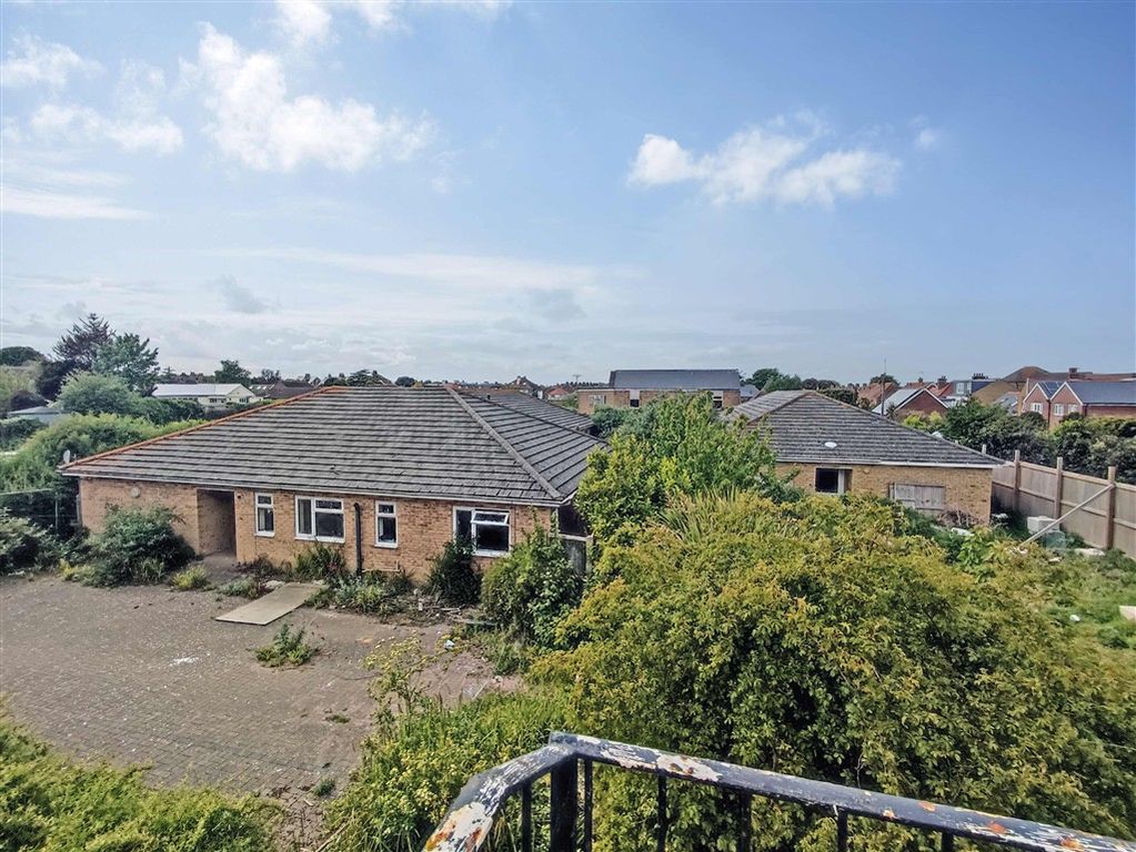 Property photo 3 of 14
