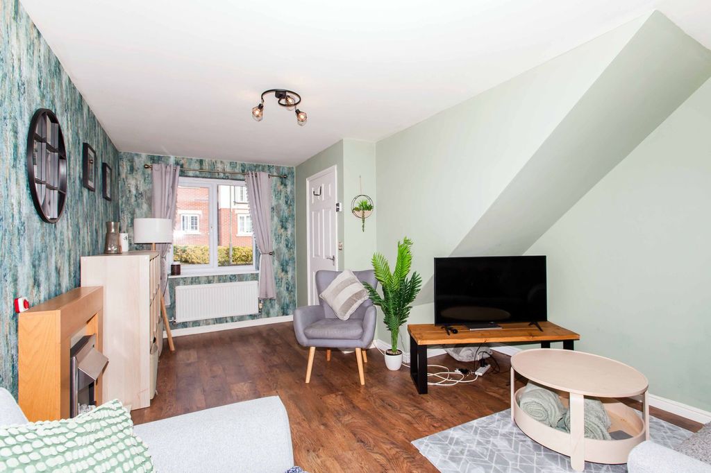 Property photo 2 of 21